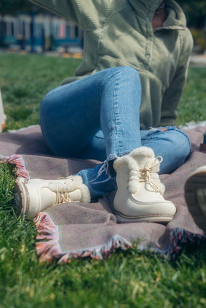 Leora Pale Ale White women's High Street boot – image 9
