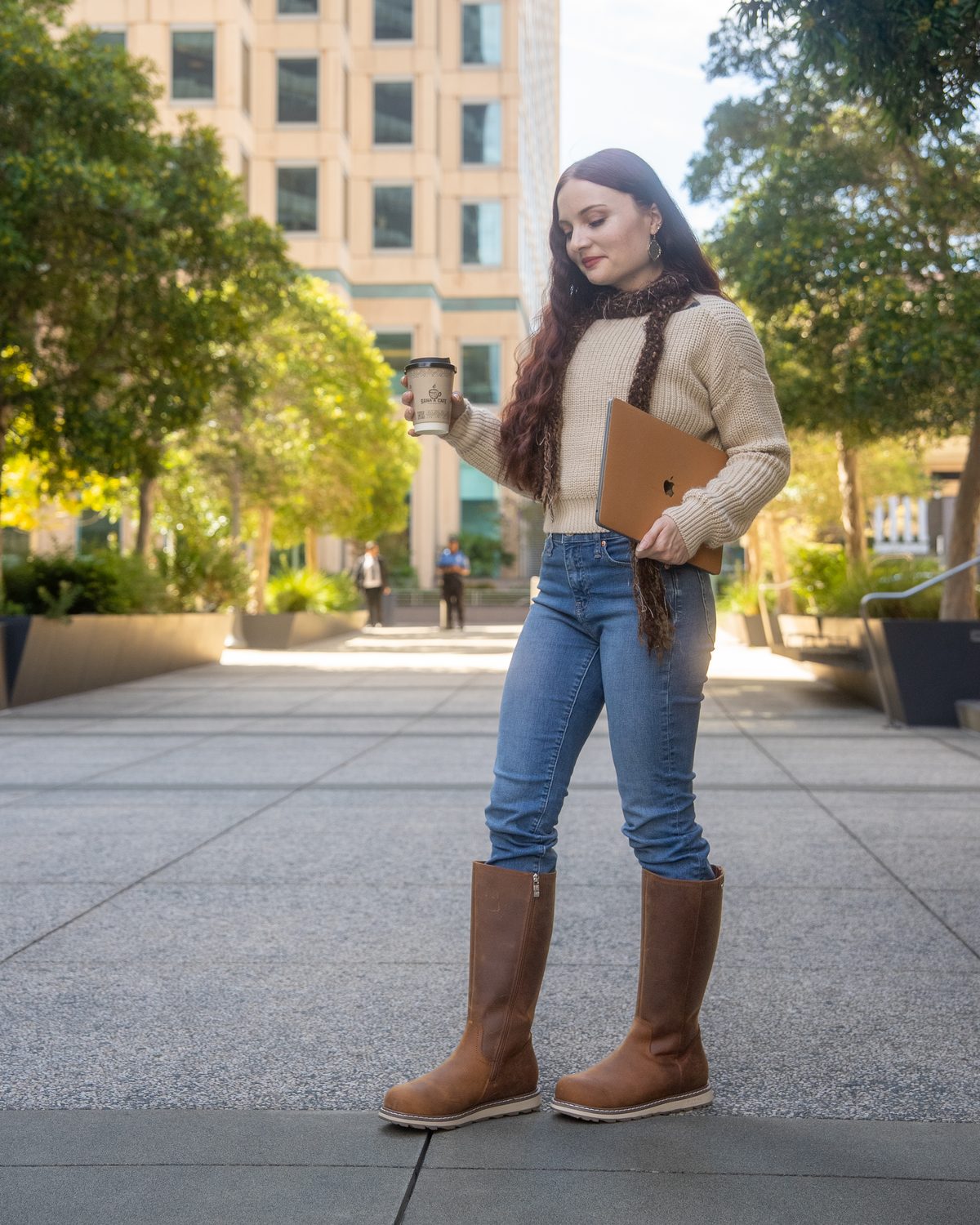 LEXI in Sunset Wheat Brown on a city plaza