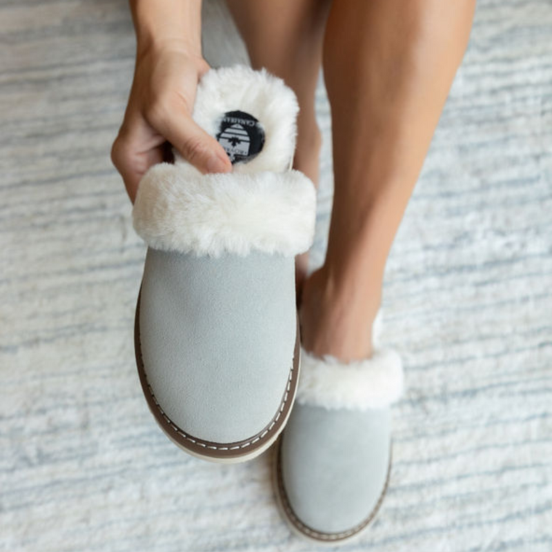 Elizabeth Grey women's slipper – image 2