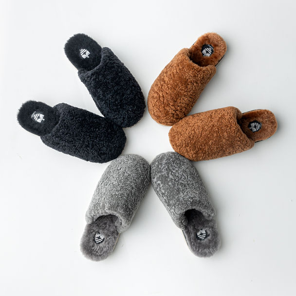 Kyla Black women's slipper – image 7
