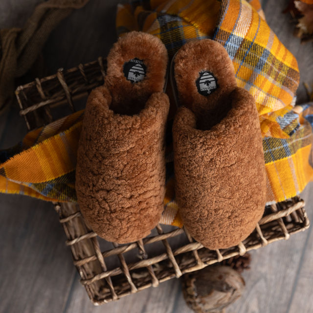 Kyla Caramel women's slipper – image 2
