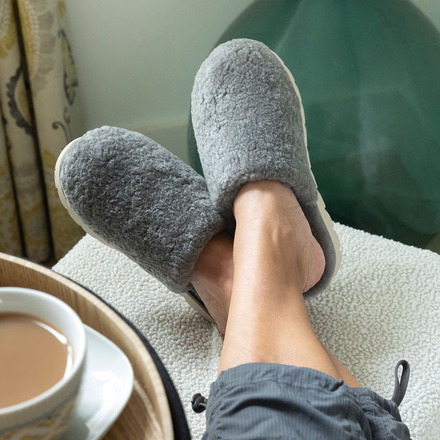 Kyla Grey women's slipper – image 2