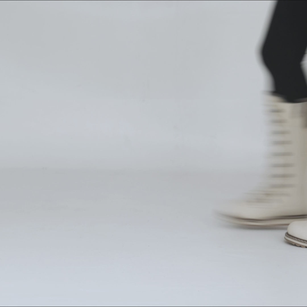 Castlegar Pale Ale White women's mid-calf winter boot – video