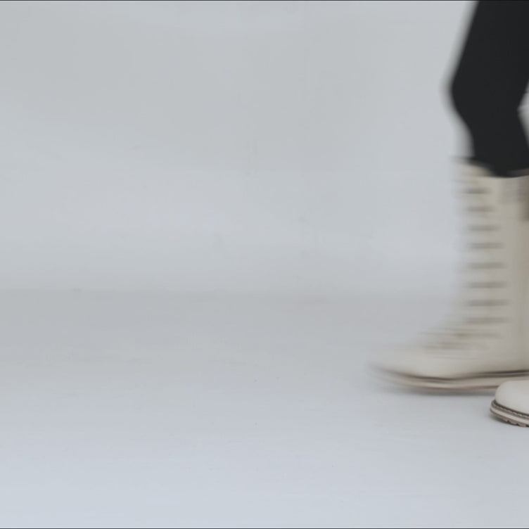 Castlegar Pale Ale White women's mid-calf winter boot – video
